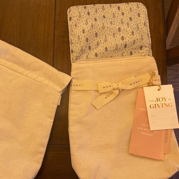 (3/$23) Monat Christmas Bags - Picture 2 of 2